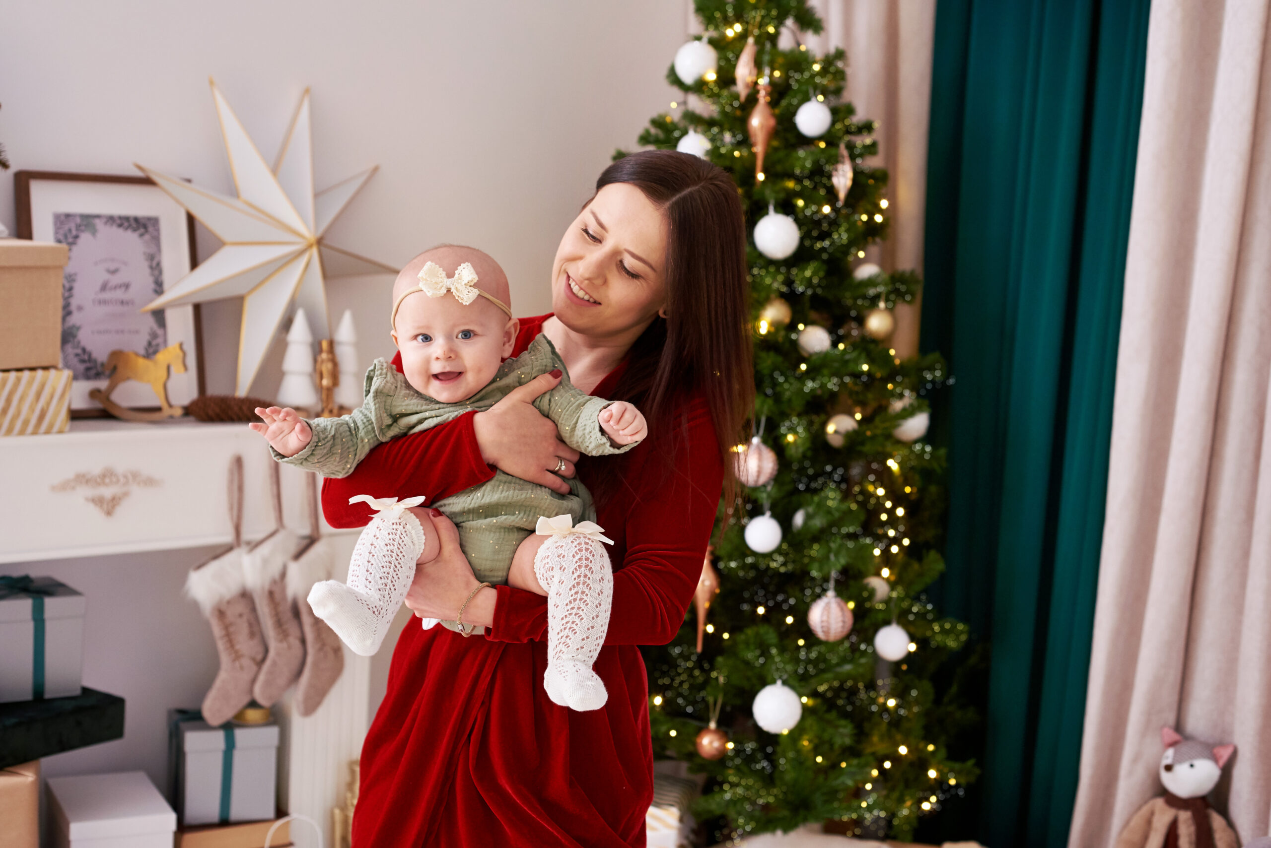 lekkie mini sesje świąteczne z makijażem i fryzurą w studio fotograficznym w częstochowie, fotograf częstochowa